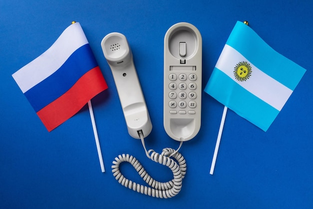 Conversas telefônicas antigas e do conceito de duas bandeiras entre a Argentina e a Rússia