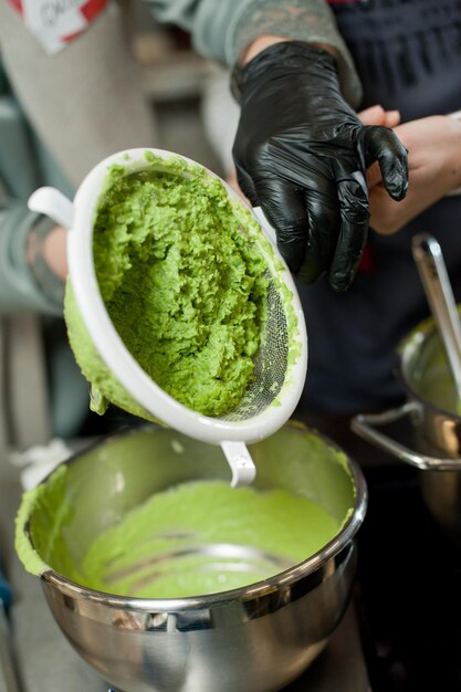 Cook cocina puré de guisantes