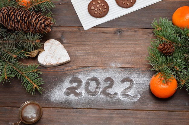Cookies para el año nuevo y la inscripción 2022 vista desde arriba