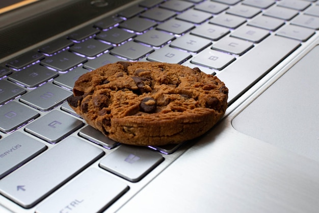 Cookies com um teclado para esclarecer banners de cookies para sites