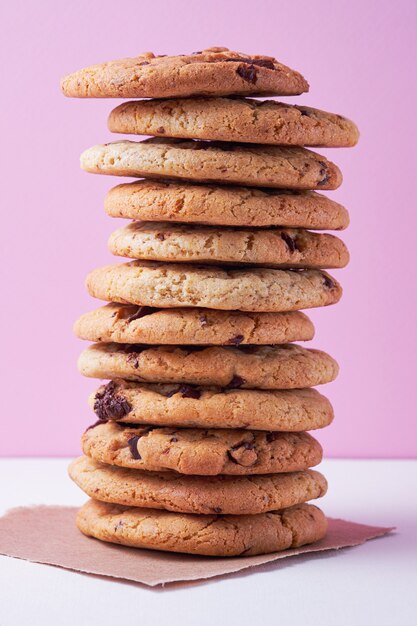 Cookies de chocolate americanos clássicos.