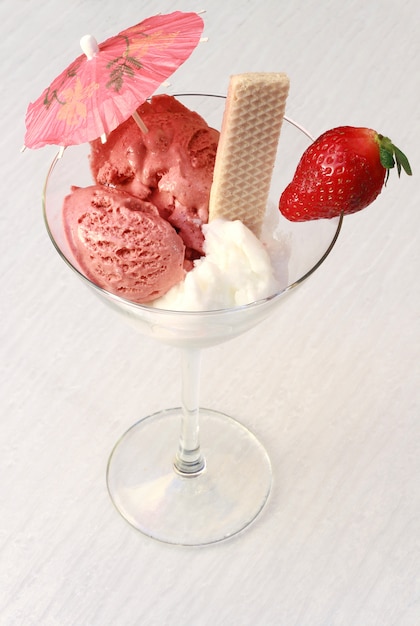 Foto copa de cóctel con helado