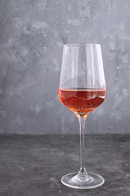 copa de vino rosado