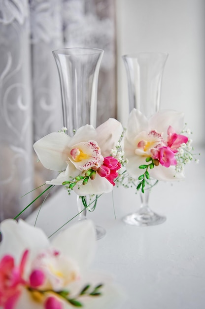 Copas de boda decoradas con orquídeas