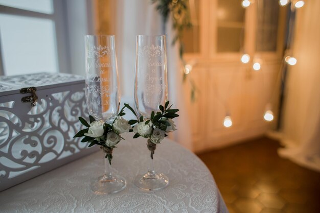 Copas de champán en una ceremonia de boda