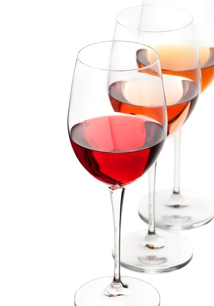 Copas de vino tinto, blanco y rosado