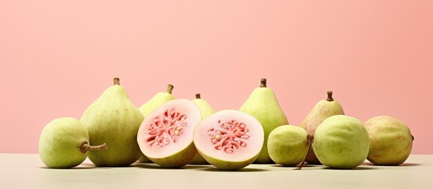 Foto cópia de imagem de espaço em fundo isolado fruta de goiaba exibida