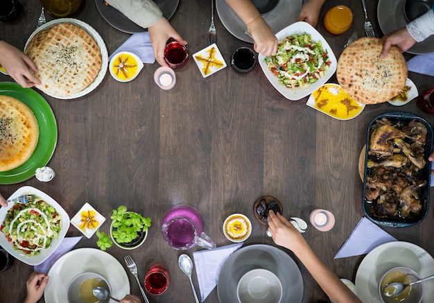 Foto copie el espacio de la tabla de alimentos de la vista superior