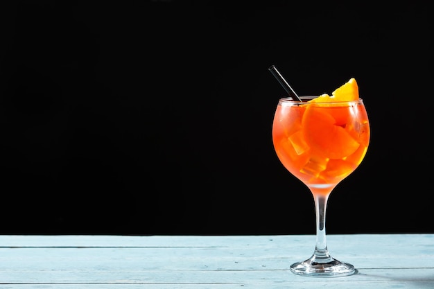 Copo de aperol spritz cocktail