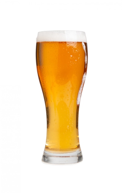 Foto copo de cerveja isolada