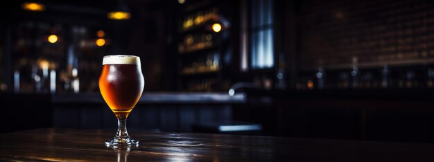 Foto copo de cerveja light na mesa de bar em um pub escuro com espaço de cópia ia generativa