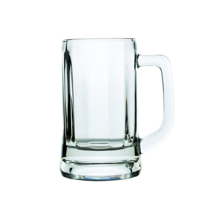 Foto copo de cerveja vazio isolado no branco