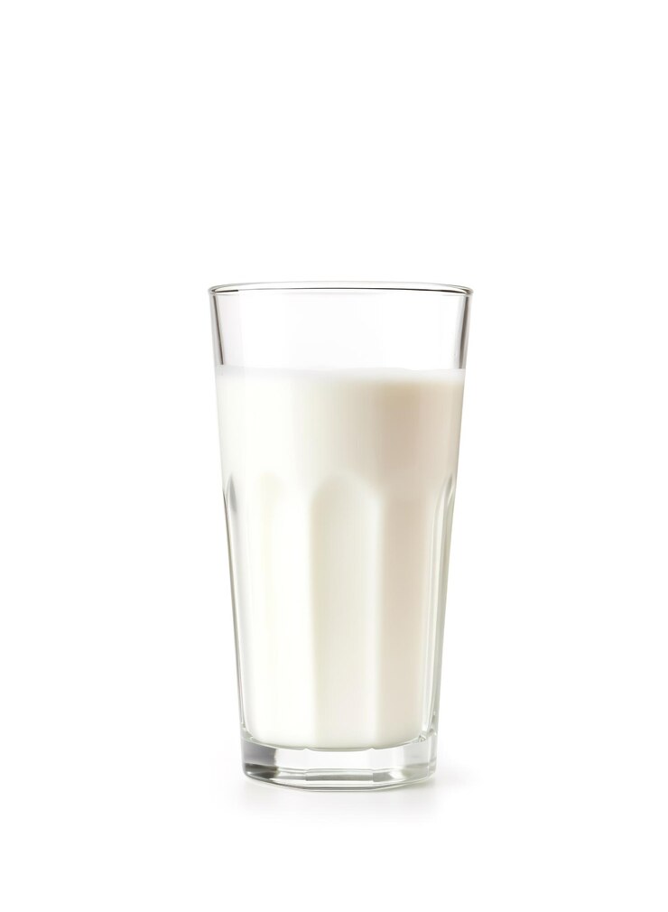 Foto copo de leite isolado no fundo branco