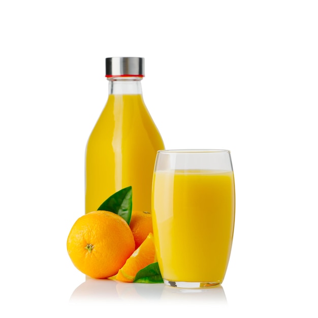 Copo de suco de laranja e suco tropical fresco de garrafa de suco de laranja