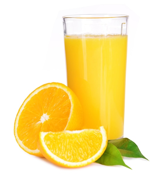 Foto copo de suco de laranja isolado no branco