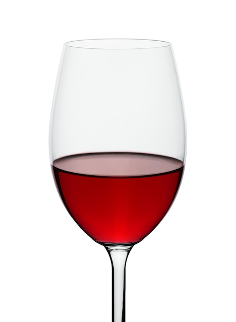 Copo de vinho com vinho tinto isolado