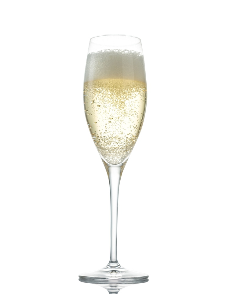 Foto copo de vinho espumante (champanhe) isolado no fundo branco