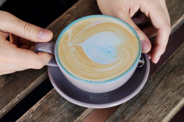 Copo do cappuccino, latte, café para amantes.