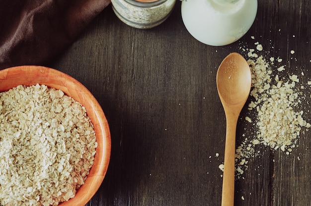 Copos de avena con canela y leche.