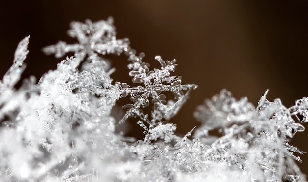 copos de nieve naturales en la nieve invierno