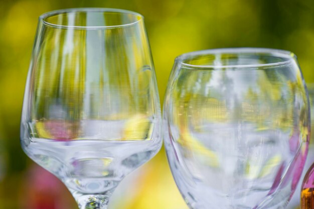 Copos servidos para um refresco