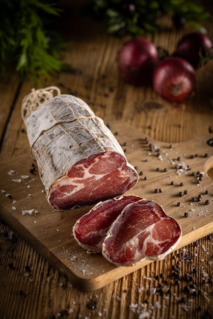 Coppa de carne de porco ao ar