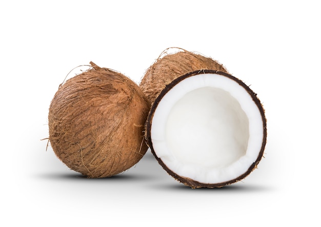 Coquetel de coco em um branco isolado. Frutas brasileiras.