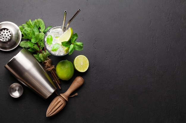 Coquetel de Mojito Ingredientes e utensílios de bebida