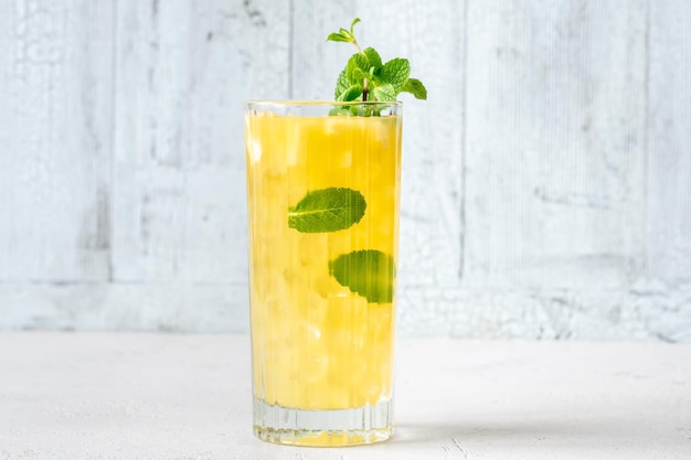 Coquetel Mojito de Abacaxi Grelhado