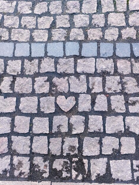 Coração de pedra em uma rua de copenhague