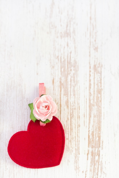 Foto coração vermelho com flor