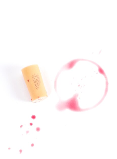 Corcho de madera de un vino tinto