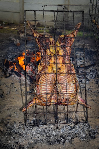 Cordero al asador Patagonia Argentina