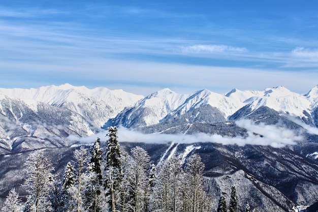 La cordillera del Cáucaso. Resort de montaña de Krasnaya Polyana. Sochi. Rusia.