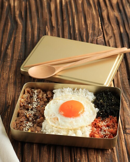 Coreano Bulgogi Dosirak con Sunny Side Egg