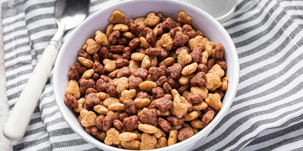 Cornflakes Vollkorn Frühstück Milch Mahlzeit Snack auf dem Tisch Kopie Raum Essen Hintergrund