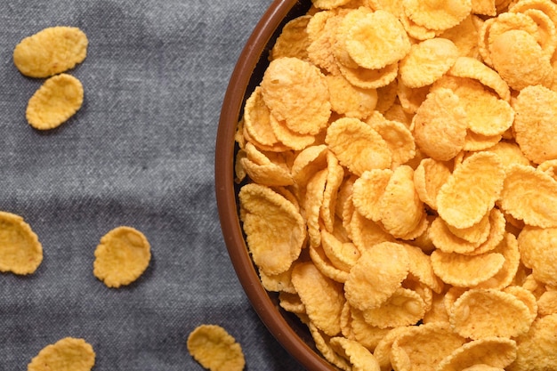 Foto cornflakes zum frühstück, nahaufnahme von oben