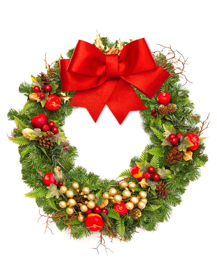 Foto corona de navidad con cinta roja y decoración dorada aislado en blanco