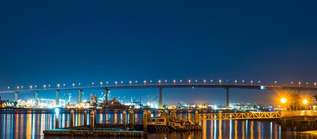 Foto coronado-brücke in einer klaren nacht kalifornien