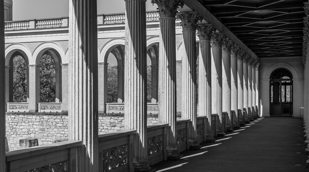 Foto corredor vacío del edificio