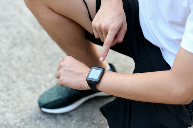 Los corredores están configurando aplicaciones de reloj inteligente.