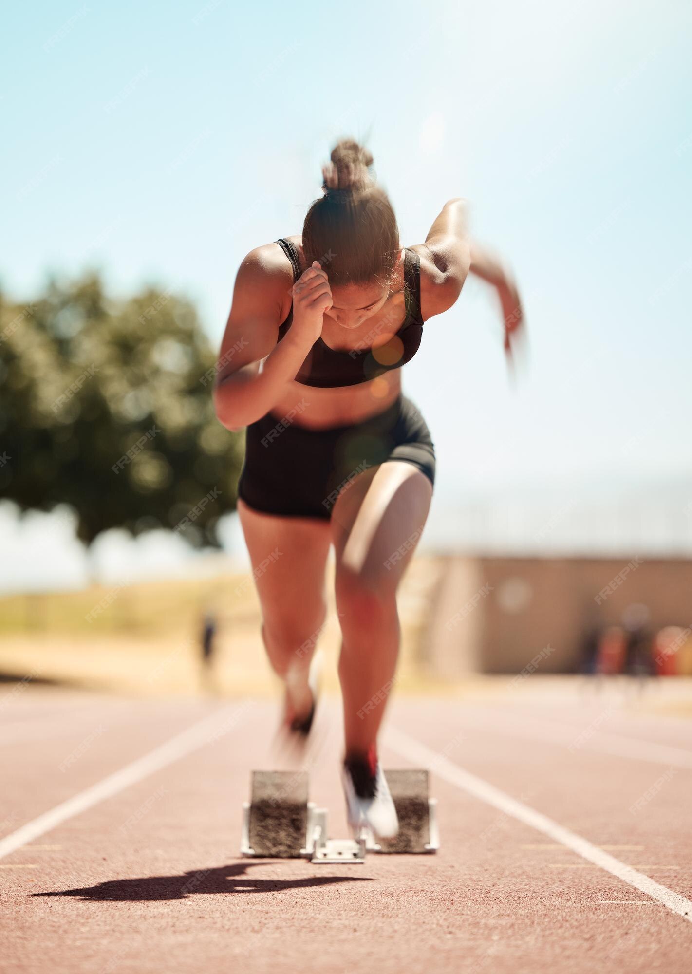 Maratona Feminina. Corrida De Atletas. Fugitiva Desportiva. Desportista.  Video Estoque - Vídeo de europeu, lazer: 280273049