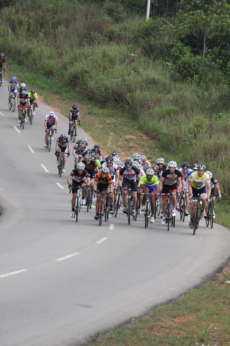 Foto corridas de bicicletas de estrada
