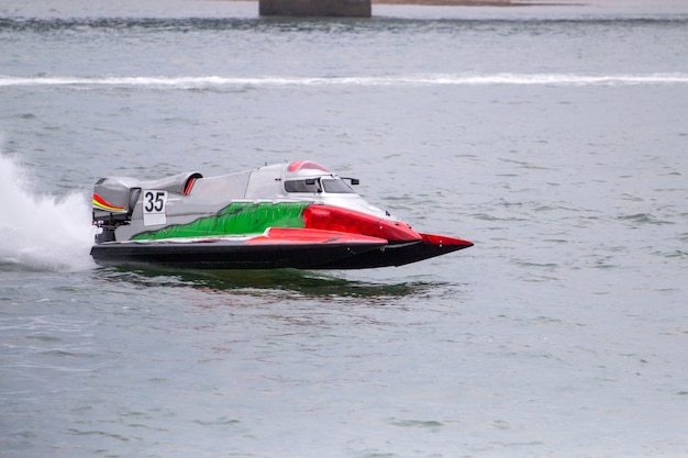 Corridas de powerboat rápido