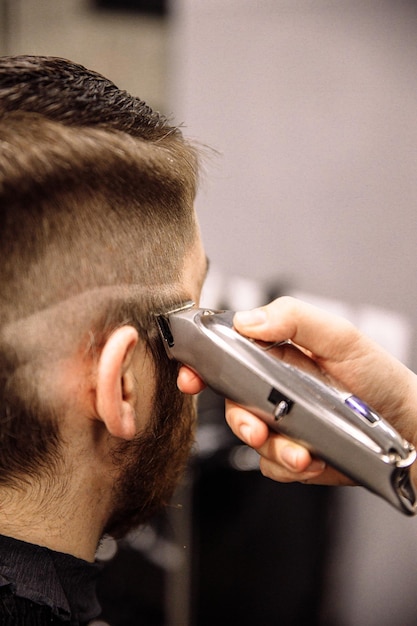 Corte de pelo de hombre peluquería barbería corte de pelo profesional
