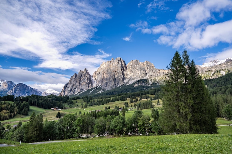 Foto cortina d montañas de ampezzo paisaje de las dolomitas italia