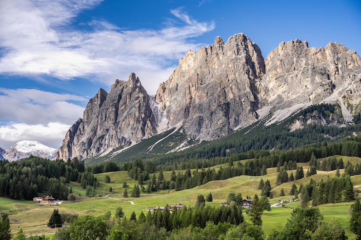 Foto cortina d montañas de ampezzo paisaje de las dolomitas italia