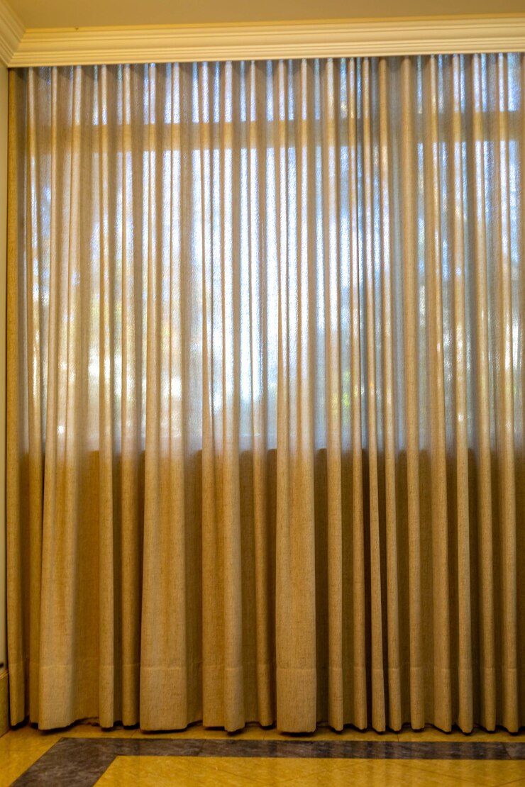 Foto cortina de linho bege de estrutura completa
