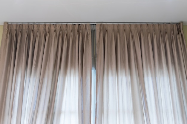 Foto cortinas bonitas com trilho de topo de anel