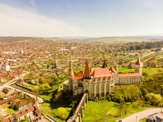 Corvin Castle mit Holzbrücke Hunedoara Hunyad Castle Siebenbürgen Rumänien Europa Antenne